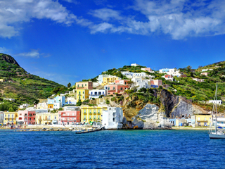 ポンツァ島(イタリア)