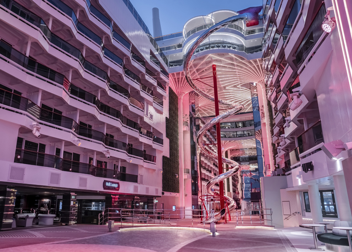 ワールド プロムナード